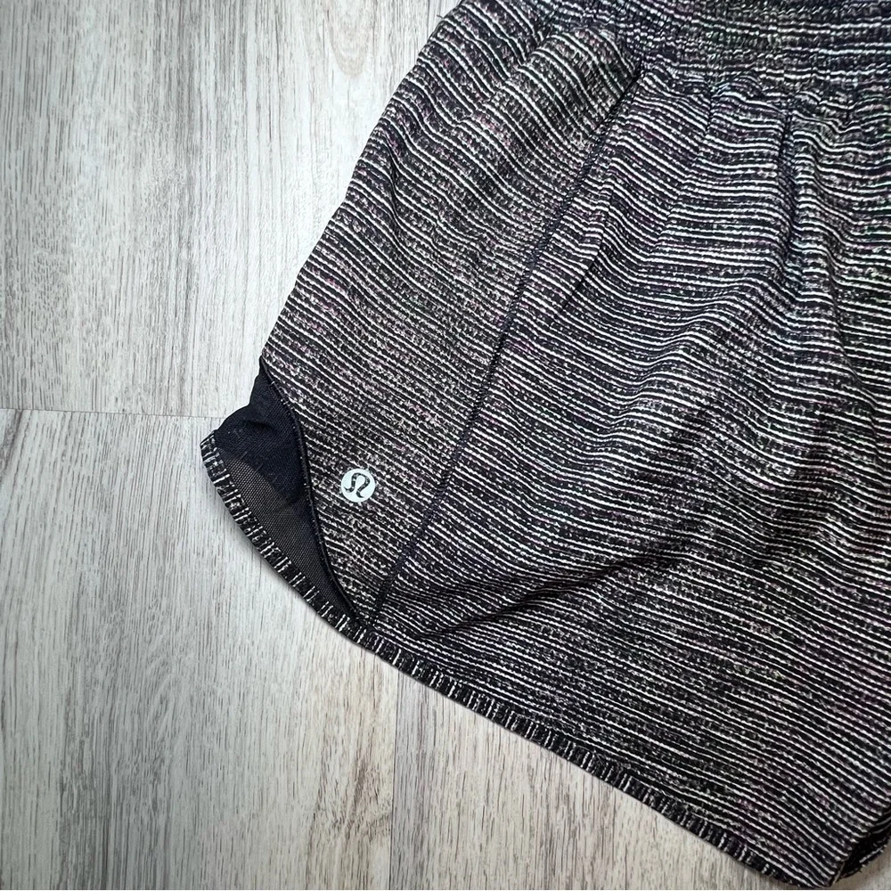 Lululemon Peloton Women's Black Heathered Stripe Active Shorts Size 6Tall